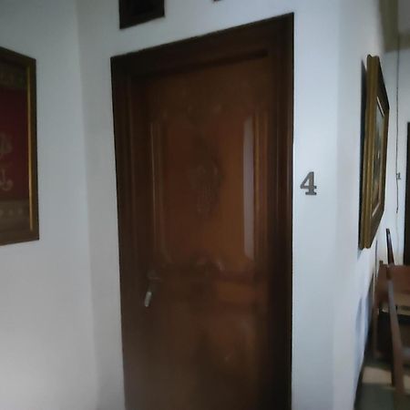 Tirto 27 Homestay Yogyakarta Exteriör bild