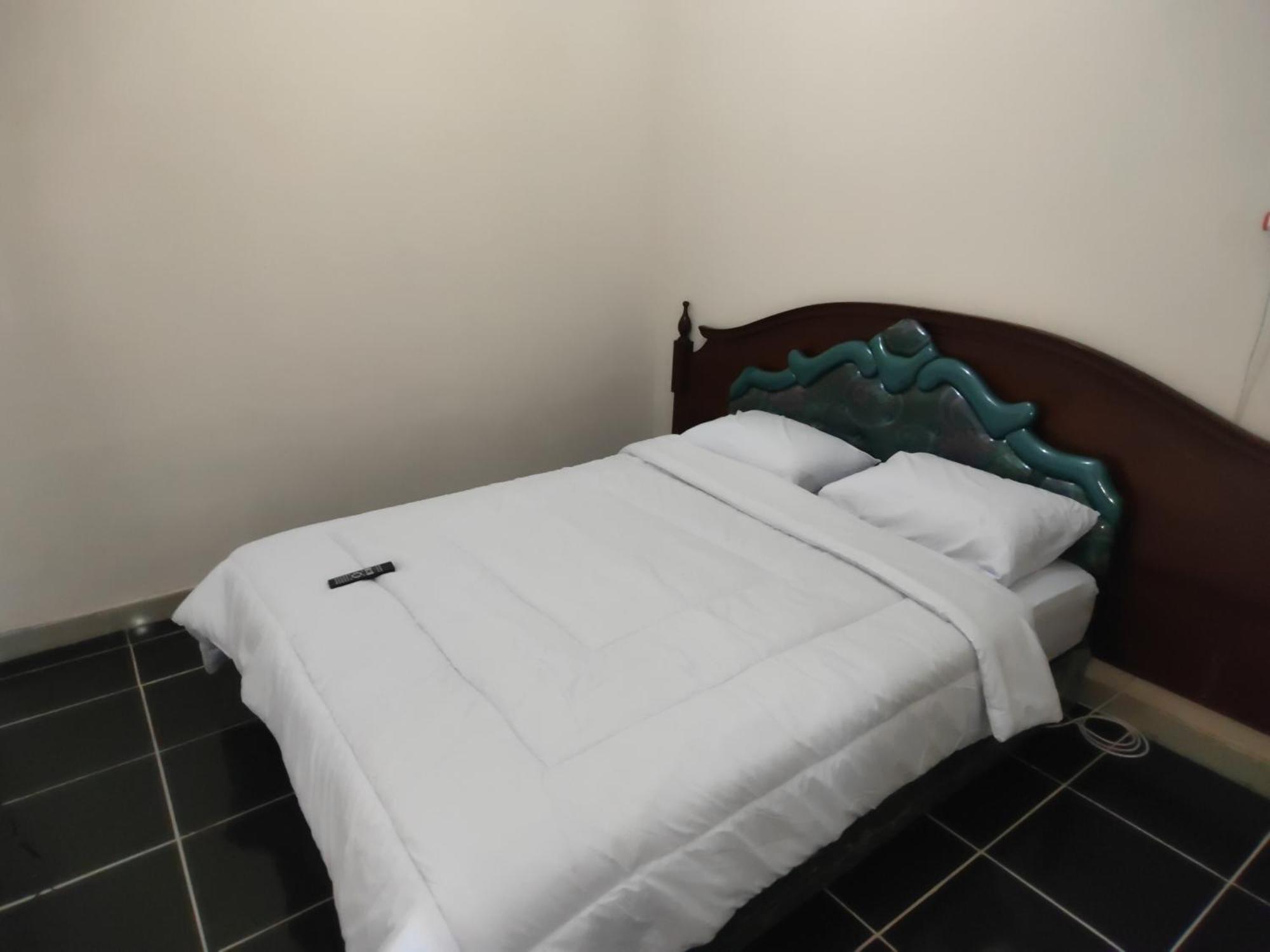 Tirto 27 Homestay Yogyakarta Exteriör bild