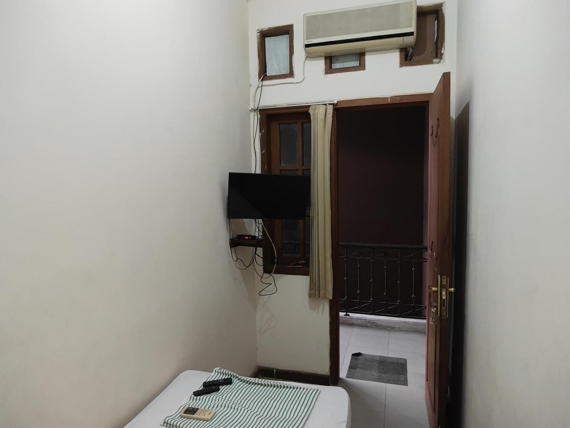 Tirto 27 Homestay Yogyakarta Exteriör bild