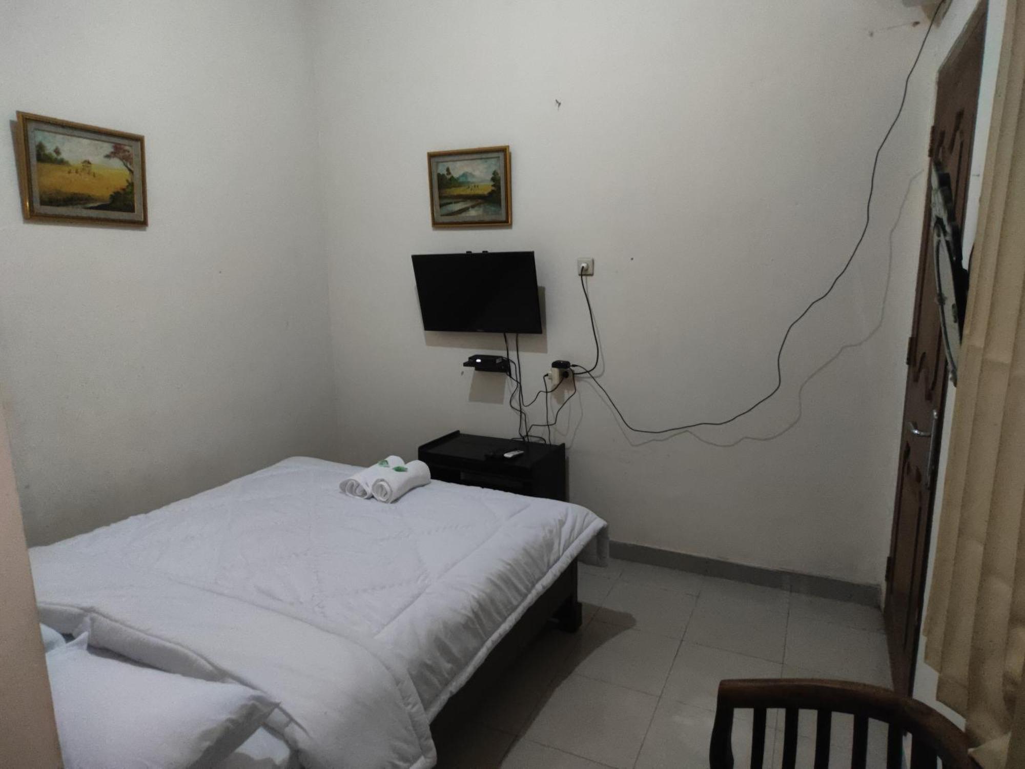 Tirto 27 Homestay Yogyakarta Exteriör bild