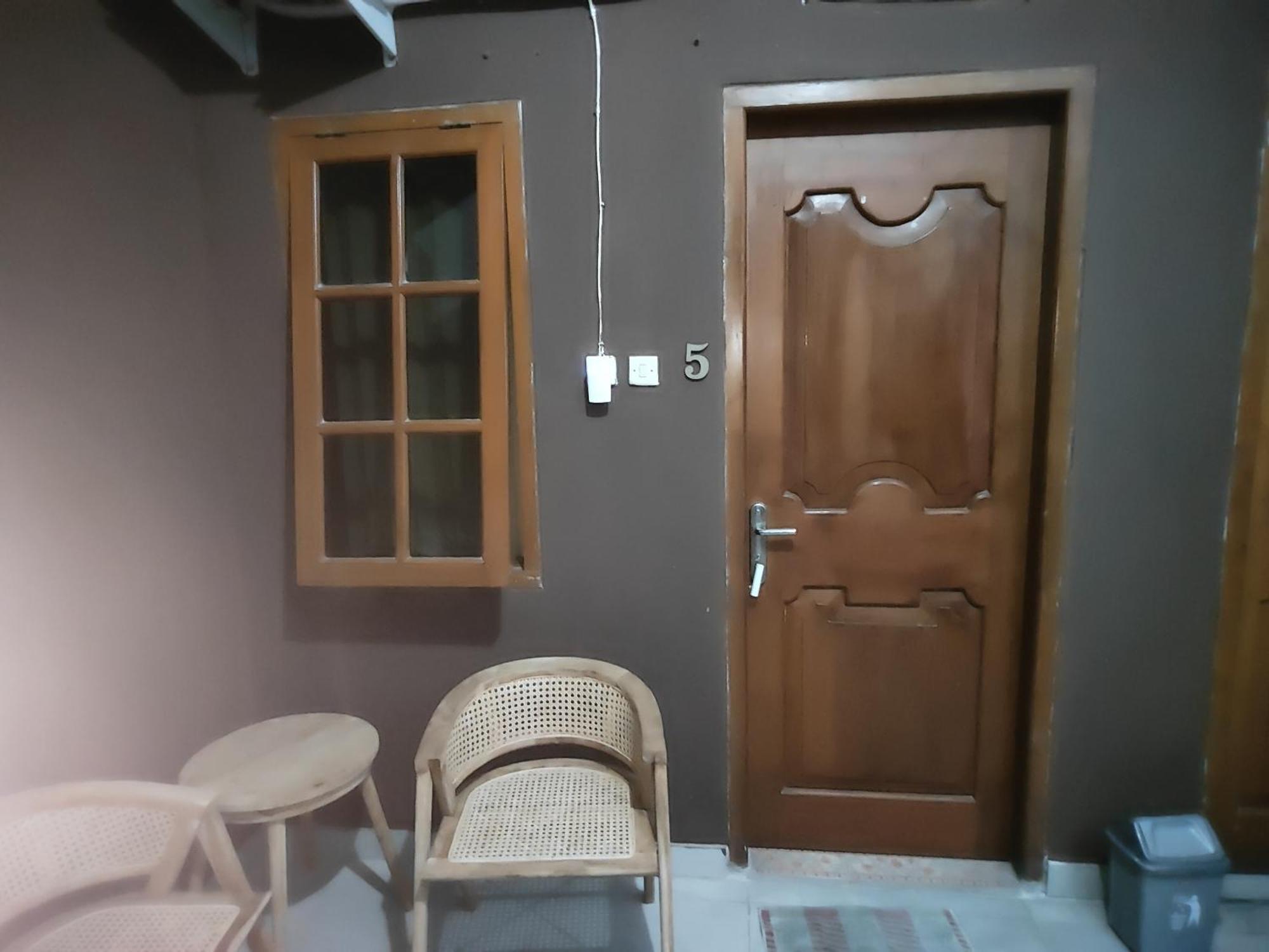 Tirto 27 Homestay Yogyakarta Exteriör bild