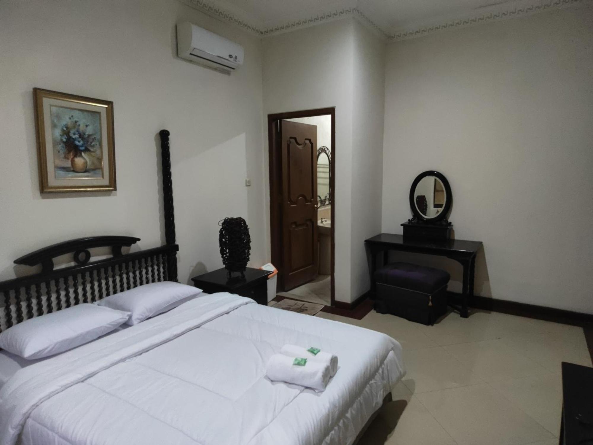Tirto 27 Homestay Yogyakarta Exteriör bild