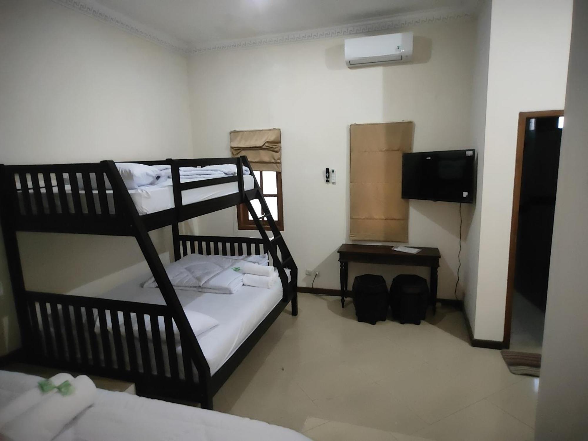 Tirto 27 Homestay Yogyakarta Exteriör bild