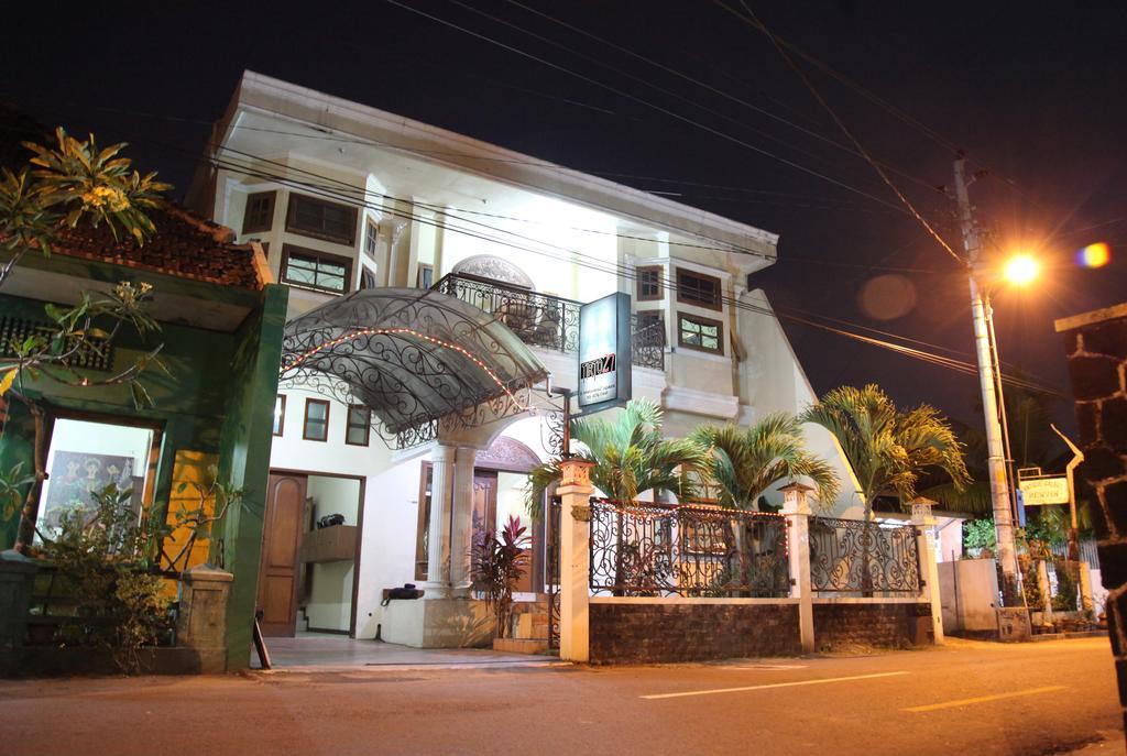 Tirto 27 Homestay Yogyakarta Exteriör bild