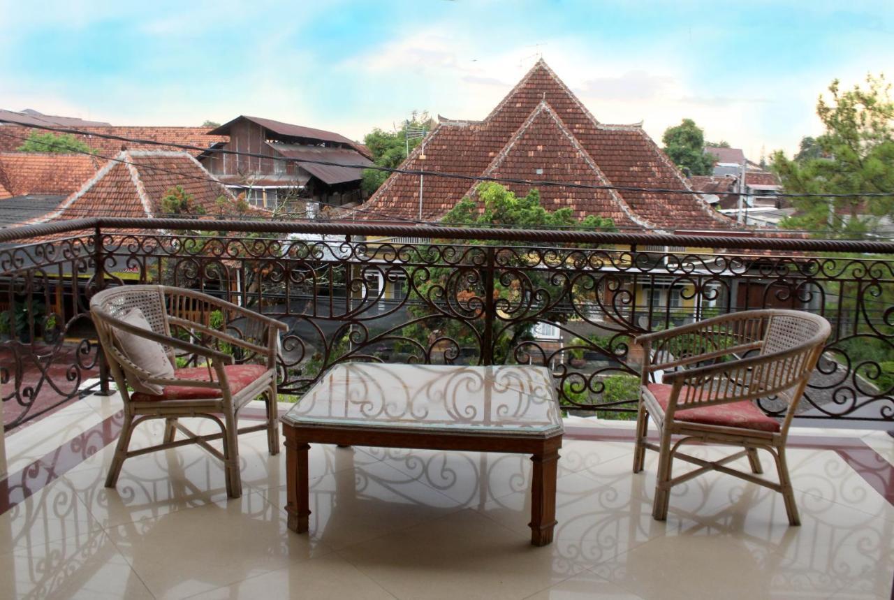 Tirto 27 Homestay Yogyakarta Exteriör bild